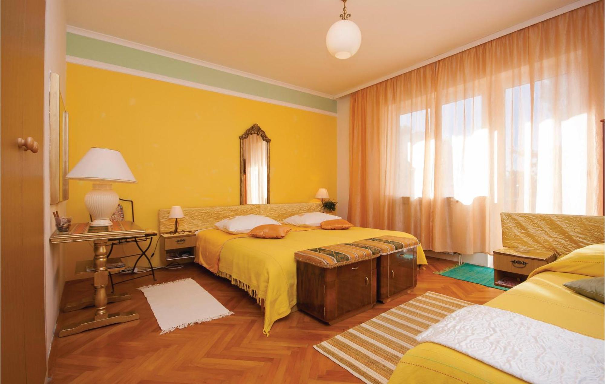 Cozy Apartment In Brodarica With Wifi Kültér fotó