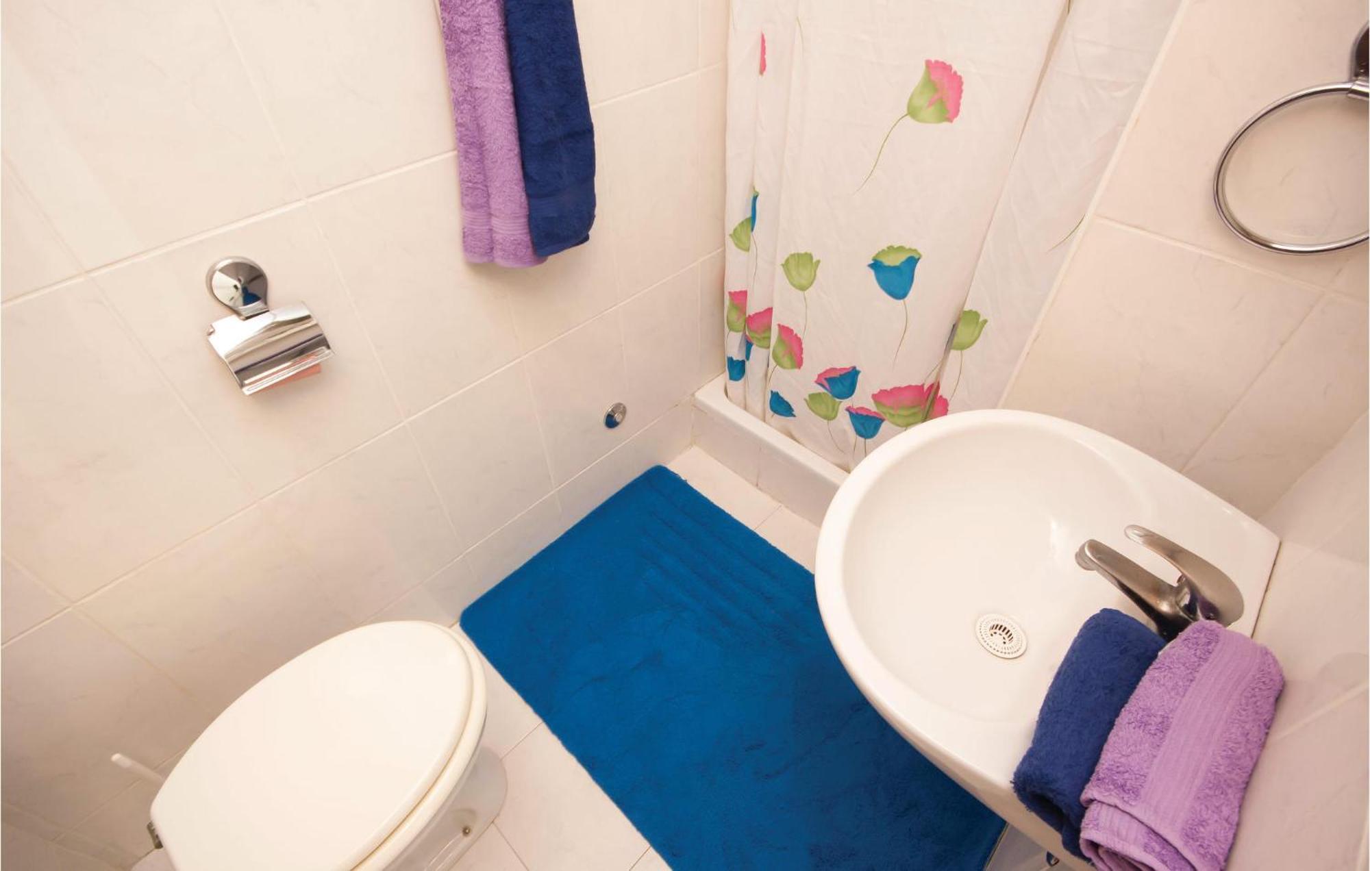 Cozy Apartment In Brodarica With Wifi Kültér fotó